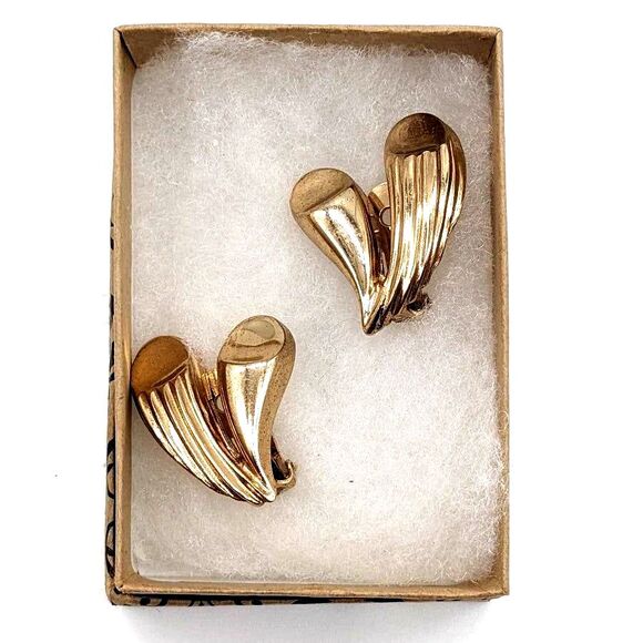 Vintage Signed Bergere Clip On Earrings - Gold Plated - Heart Shaped V Shaped - Picture 2 of 6
